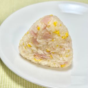 キャピタンの作ってみた!投稿(旨だしハムたまおにぎり)