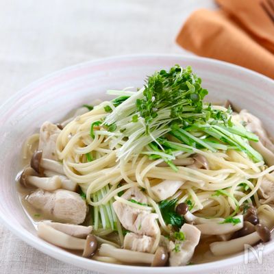 【ワンパンで簡単】鶏ささみと水菜のスープパスタ　柚子胡椒風味