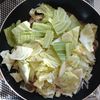 材料2つ☆豚こまキャベツの簡単旨塩炒め。の工程3