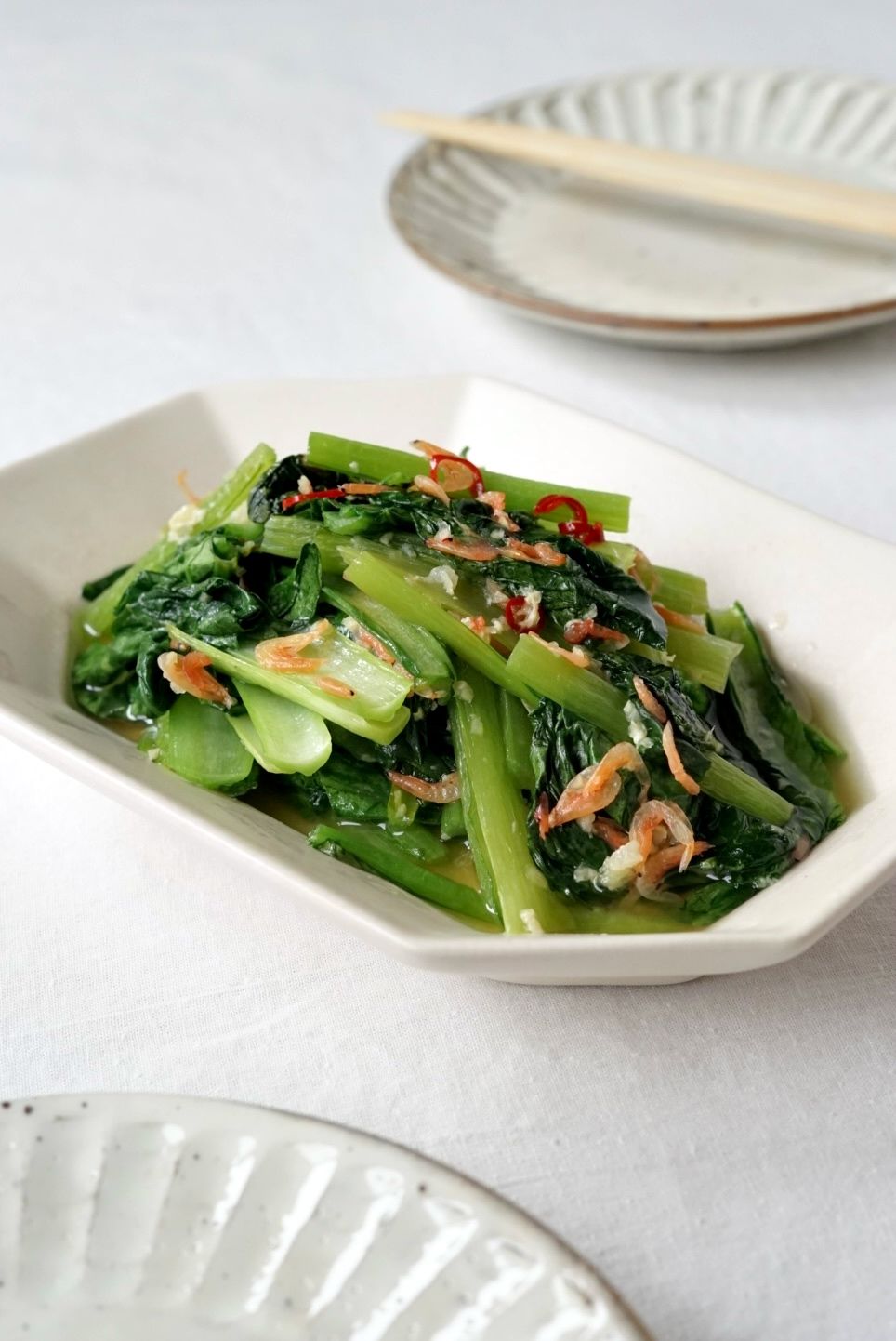 野菜、調味料1つで絶品 【にんにく青菜炒め】 | レシピサイトNadia