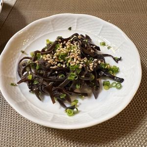 Hikeyの作ってみた!投稿(［やみつきピリ辛きくらげ］クセになるコリコリ食感！腸活おかず)