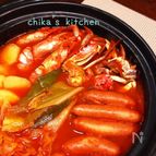 これ美味しー♪海鮮とトマト缶で♪コク旨イタリアントマト鍋♡