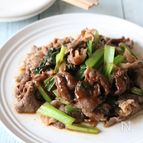 牛こまと小松菜の甘辛にんにく炒め