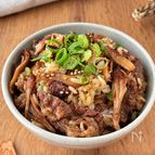 【牛ごぼうと舞茸の混ぜごはん】じゅわっと香るバター醤油