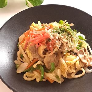 とのちゃまの作ってみた!投稿(【どろりとソースが香ばしい】たっぷり野菜の濃厚ソース焼うどん)