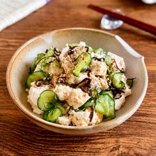 切って和えるだけ♪【豆腐ときゅうりの塩こんぶ和え】