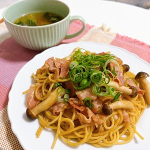 ぐでたまの作ってみた!投稿(【きのことベーコンの醤油ペペロン】パパッと完成！簡単パスタ♪)