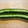 暑い日はこれに限る「たたききゅうりの梅肉ミョウガ和え」の下準備