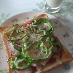 KUMIKOの作ってみた!投稿(喫茶店のピザトースト)
