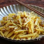 じゃがいもと豚肉のネギ胡椒炒め。