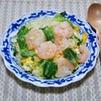 大きいむき海老で作る「海老玉レタスチャーハン」