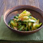 ポリ袋で簡単♪セロリときゅうりのさっぱりごま梅和え