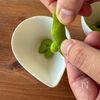 枝豆と梅のほっこりおにぎりの下準備
