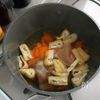 だしパックで簡単♪にんじんと油揚げの味噌汁の工程2