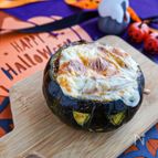 【ハロウィンに】かぼちゃ丸ごとチーズ肉詰め