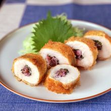 柴漬けと大葉のロールチキンカツ