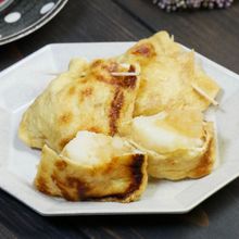 カリッと香ばしい!薄揚げのおろし餅巾着