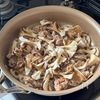 ごはんにピッタリ！豚こまと蓮根と舞茸の塩麹炒めの工程1