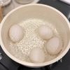 味付け簡単！【旨だし味玉】の工程1