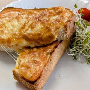 まゆのの作ってみた!投稿(塗って焼くだけで悶絶級♪明太バタートースト)
