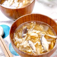 旨味と甘み！出汁が美味しい♡『きのこのかきたま汁』