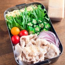 胡麻ドレッシングで冷製サラダパスタ弁当