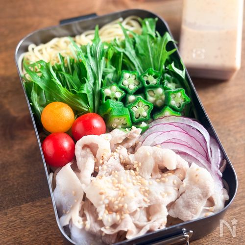 胡麻ドレッシングで冷製サラダパスタ弁当