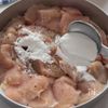 とうもろこしと胸肉のチリソース風炒めの工程3