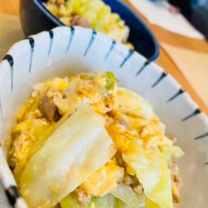 ちひろの作ってみた!投稿(【ちぎりキャベツとそぼろのとろたま】ぱぱっとできる♡)