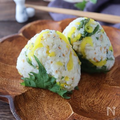 たくあんとしらすの大葉おにぎり