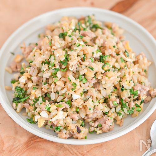 香り豊か♪パセリと豚ひき肉のチャーハン