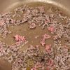 【豆腐干】健康管理の味方◎小松菜と挽肉の甘辛バジル味の工程3
