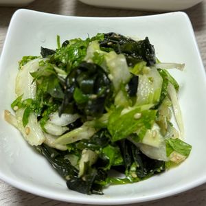 みーこの作ってみた!投稿(やみつき♡セロリとわかめのナムル)