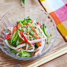 抱えていける？！カニかまときゅうりのごまナムル