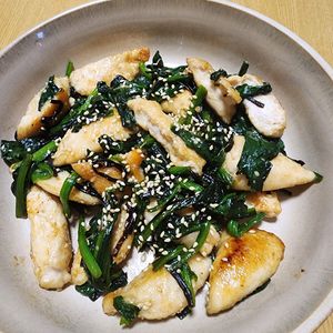 ナムディの作ってみた!投稿(【ささみとほうれん草のパパッと炒め】ごまの風味と塩昆布の旨味)