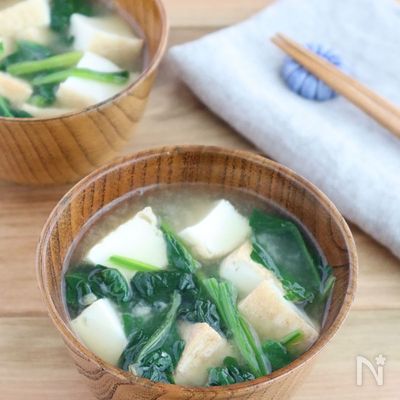 ほっこり簡単♪厚揚げとほうれんそうの味噌汁