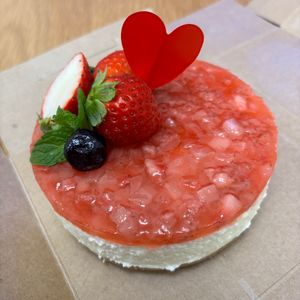 トトの作ってみた!投稿(【つぶつぶ苺のレアチーズケーキ】レンジで作れる♡簡単スイーツ)