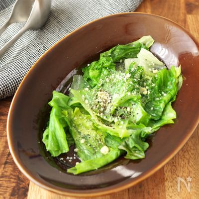 【レンジで1分!】ちょっとした前菜にも♪レタスのオイル蒸し
