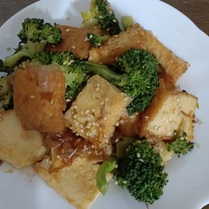 ぽぽペの作ってみた!投稿(レンジで簡単【厚揚げとブロッコリーのおかか炒め】お弁当にも◎)