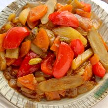 「彩り野菜とピスタチオの甘酢あん」さっぱりコクうま!