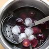 ぶどうソースのチキンソテーの下準備