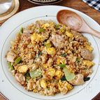 やみつきになる！鶏肉と小松菜のオイマヨチャーハン