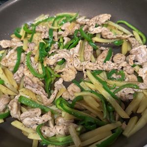 おゆころの作ってみた!投稿(【豚肉とじゃがピーマンのオイスター炒め】調味料4つで絶品中華)