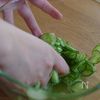5分で簡単！きゅうりの梅おかか和えの工程2