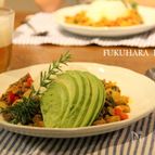 辛くないスパイシードライカレー　アボガド添え