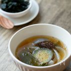 【とろける】玉ねぎとなすの味噌汁