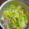 レンジで簡単！たっぷりもやしときゃべつと豚バラの中華風和えの工程3