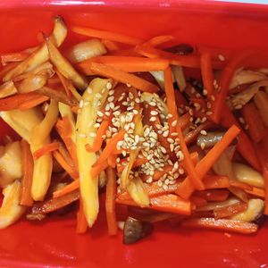 milkの作ってみた!投稿(人参とエリンギのバターきんぴら)