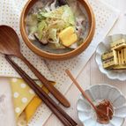 燻製バターのっけ。豚キャベツのゴマ味噌スープ。
