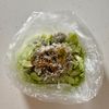 包丁いらず！《ちぎりキャベツとじゃこのごま油和え》の工程1